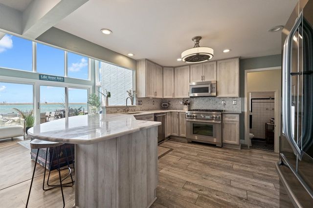 8115 Colony Drive, Update, MI 48001