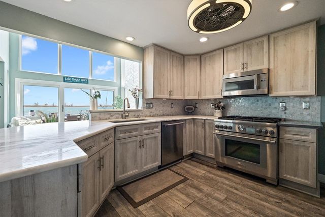 8115 Colony Drive, Update, MI 48001