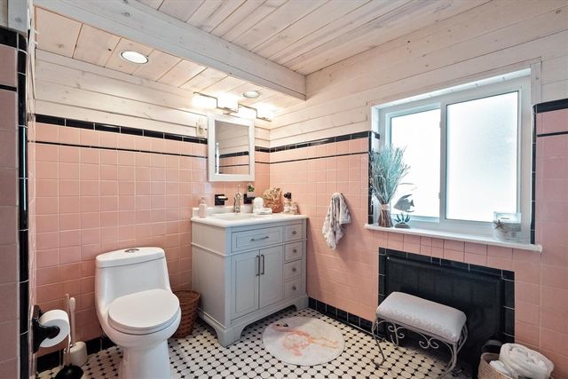 8115 Colony Drive, Update, MI 48001