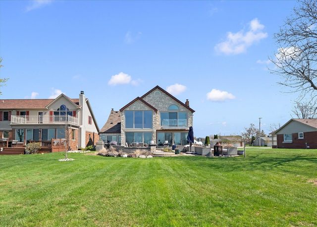 8115 Colony Drive, Update, MI 48001