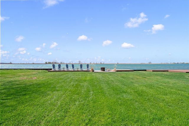 8115 Colony Drive, Update, MI 48001