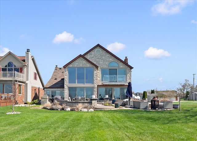 8115 Colony Drive, Update, MI 48001