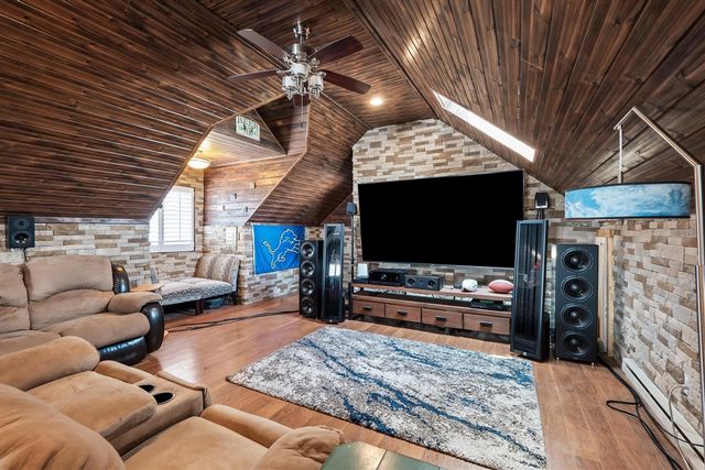 8115 Colony Drive, Update, MI 48001