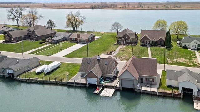 8115 Colony Drive, Update, MI 48001