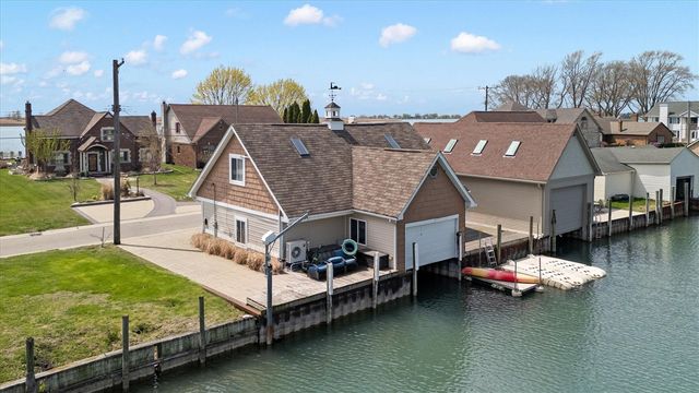 8115 Colony Drive, Update, MI 48001