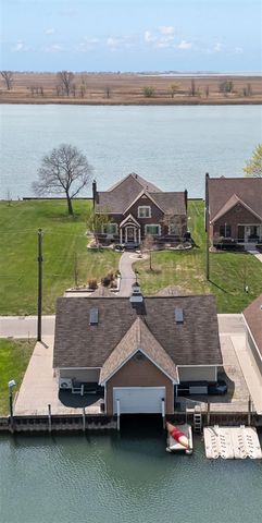 8115 Colony Drive, Update, MI 48001