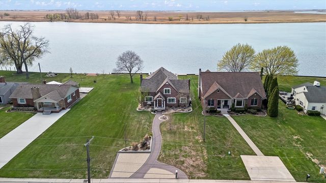 8115 Colony Drive, Update, MI 48001