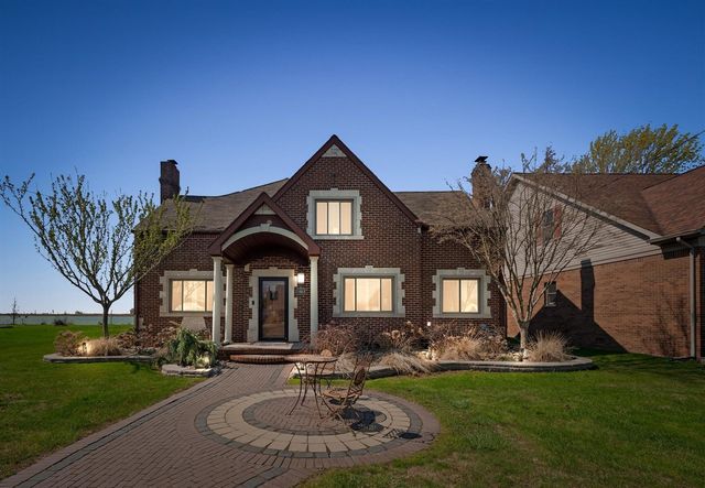 8115 Colony Drive, Update, MI 48001
