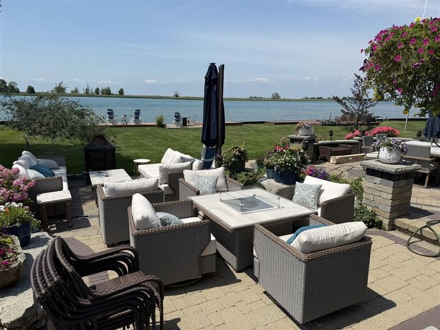 8115 Colony Drive, Update, MI 48001