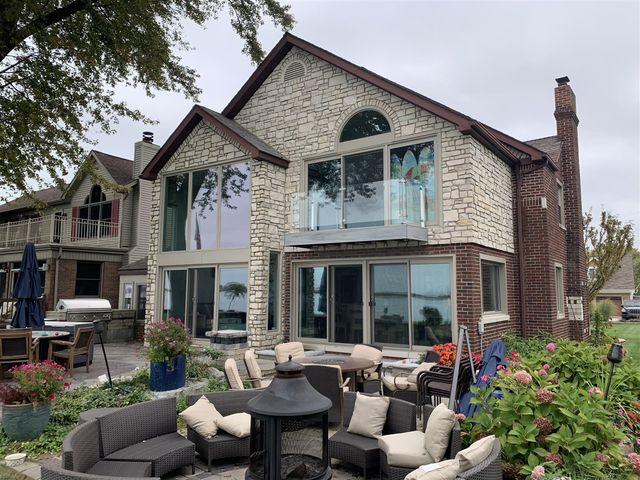 8115 Colony Drive, Update, MI 48001