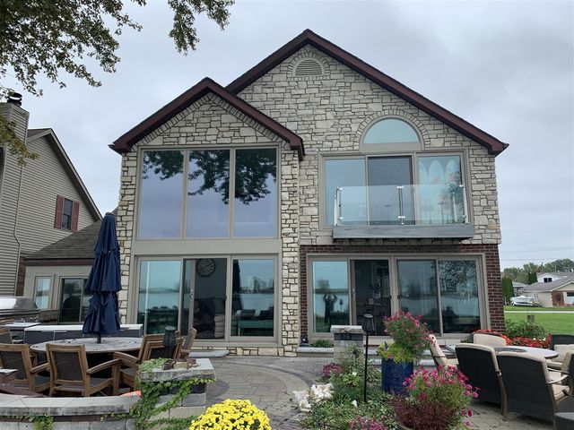 8115 Colony Drive, Update, MI 48001