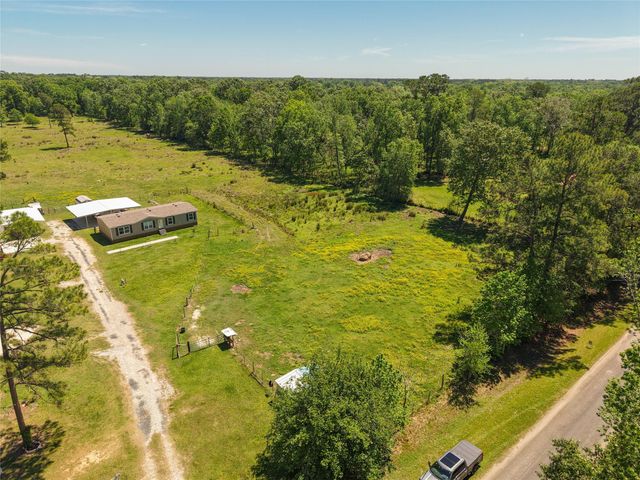 1013 County Road 2050, Hull, TX 77564