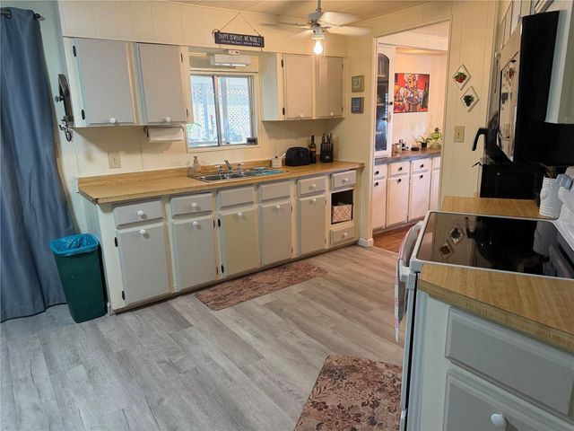 1408 RIDGE ROAD, Tavares, FL 32778