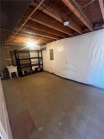 510 W Village Green Blvd, Adams Twp, PA 16046