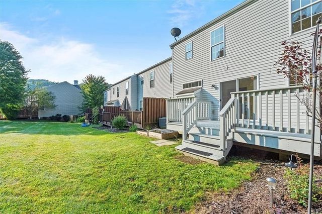 510 W Village Green Blvd, Adams Twp, PA 16046