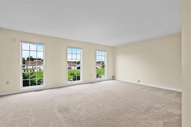 510 W Village Green Blvd, Adams Twp, PA 16046