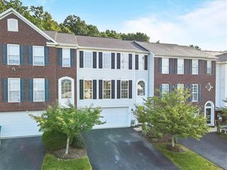 510 W Village Green Blvd, Adams Twp, PA 16046