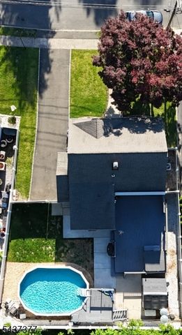 11 Chadwick Dr, Bloomfield Twp., NJ 07003