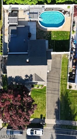 11 Chadwick Dr, Bloomfield Twp., NJ 07003