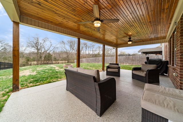 1003 Benwick Rd, Hendersonville, TN 37075