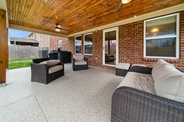 1003 Benwick Rd, Hendersonville, TN 37075