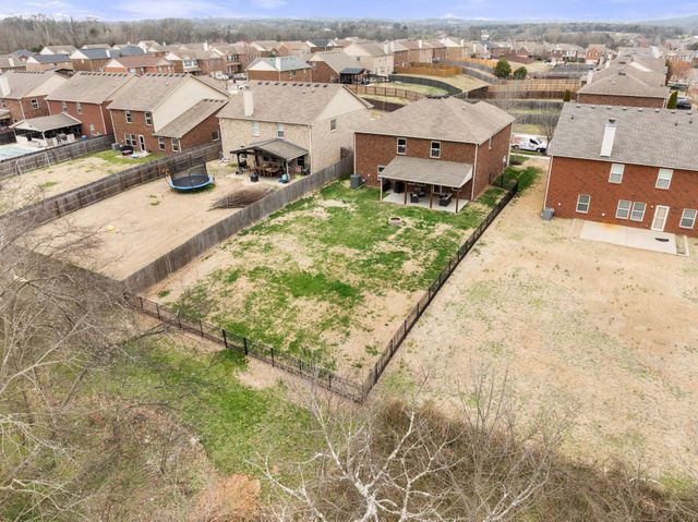 1003 Benwick Rd, Hendersonville, TN 37075