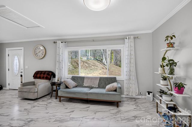 105 Countryside Drive SW, Lenoir, NC 28645