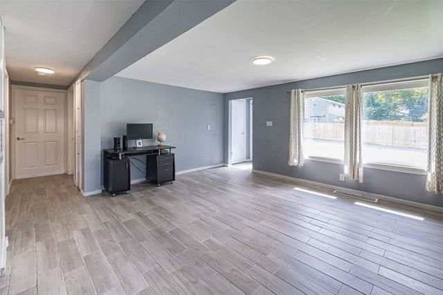 1022 W GRANDVIEW Boulevard, Erie, PA 16509