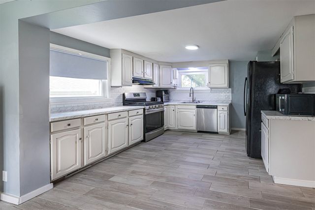 1022 W GRANDVIEW Boulevard, Erie, PA 16509