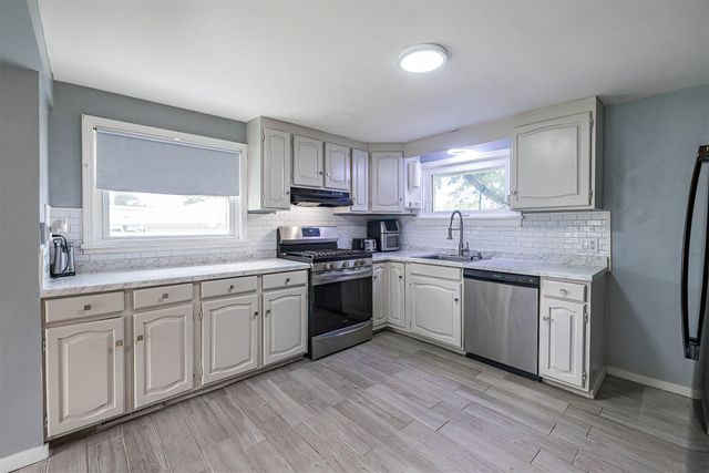 1022 W GRANDVIEW Boulevard, Erie, PA 16509