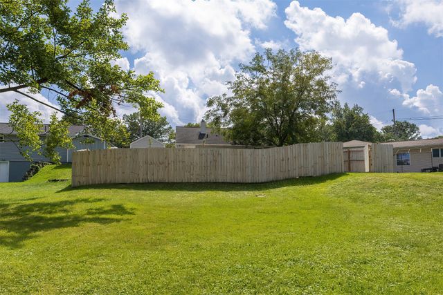 1022 W GRANDVIEW Boulevard, Erie, PA 16509