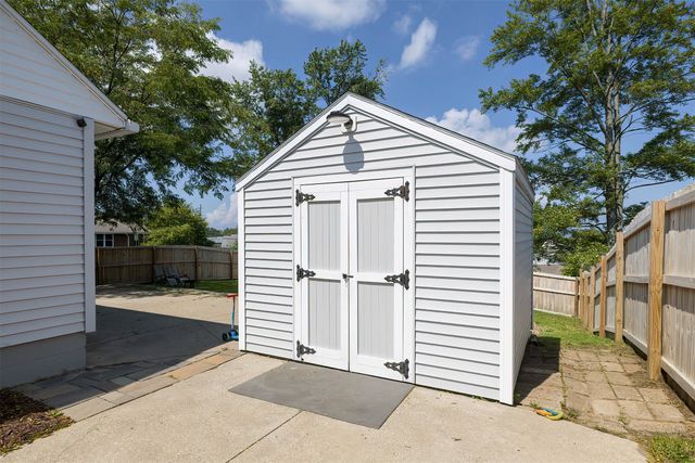 1022 W GRANDVIEW Boulevard, Erie, PA 16509