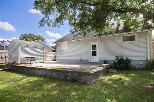 1022 W GRANDVIEW Boulevard, Erie, PA 16509