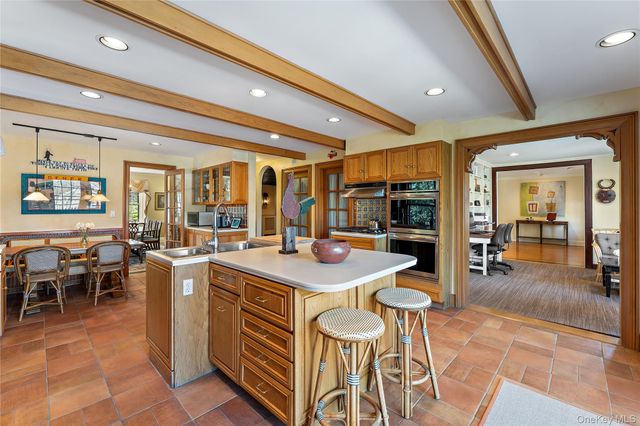 11 Mamaroneck Road, Scarsdale, NY 10583