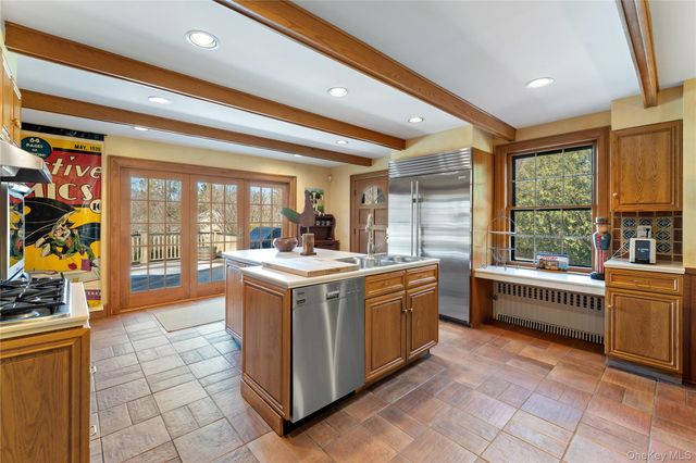 11 Mamaroneck Road, Scarsdale, NY 10583