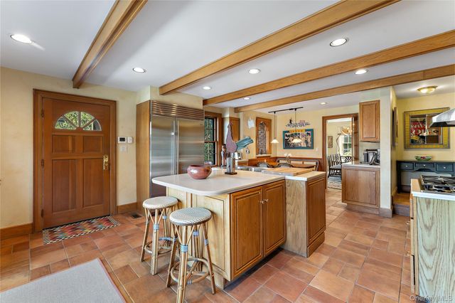 11 Mamaroneck Road, Scarsdale, NY 10583