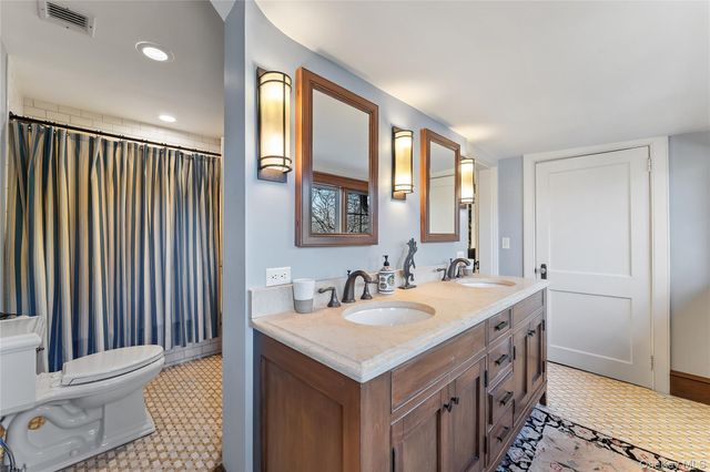 11 Mamaroneck Road, Scarsdale, NY 10583