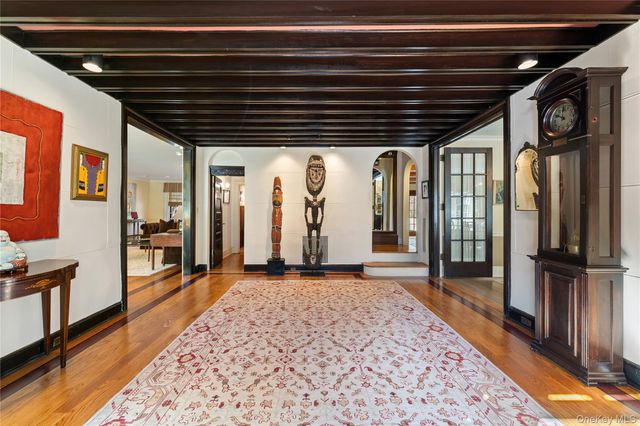 11 Mamaroneck Road, Scarsdale, NY 10583