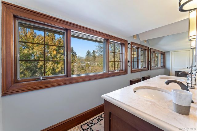 11 Mamaroneck Road, Scarsdale, NY 10583