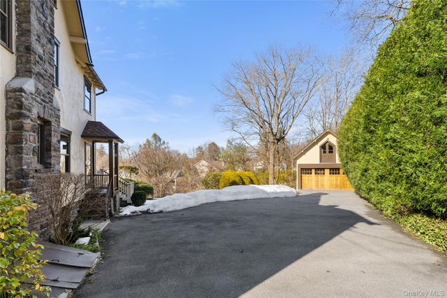 11 Mamaroneck Road, Scarsdale, NY 10583