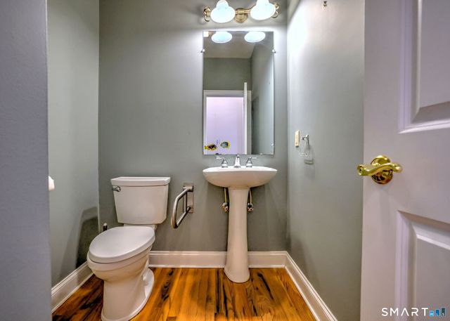 7 Fire Thorn Lane 7, Milford, CT 06461