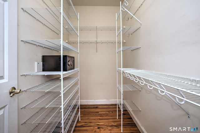 7 Fire Thorn Lane 7, Milford, CT 06461