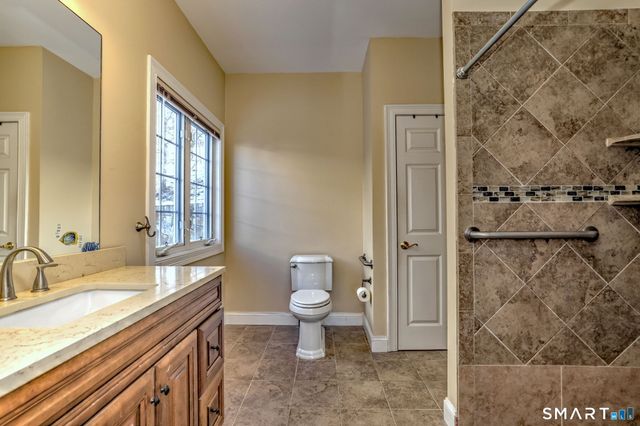 7 Fire Thorn Lane 7, Milford, CT 06461