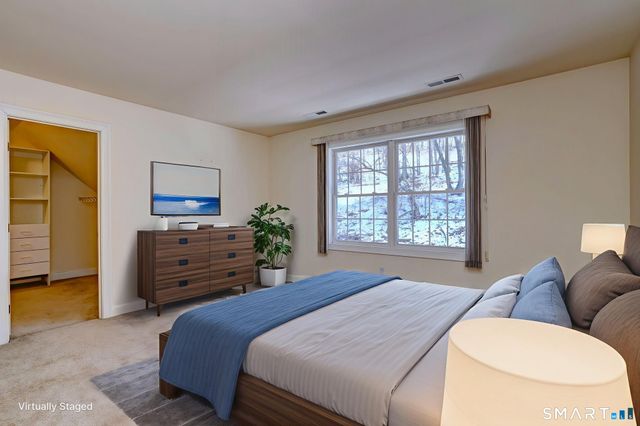 7 Fire Thorn Lane 7, Milford, CT 06461