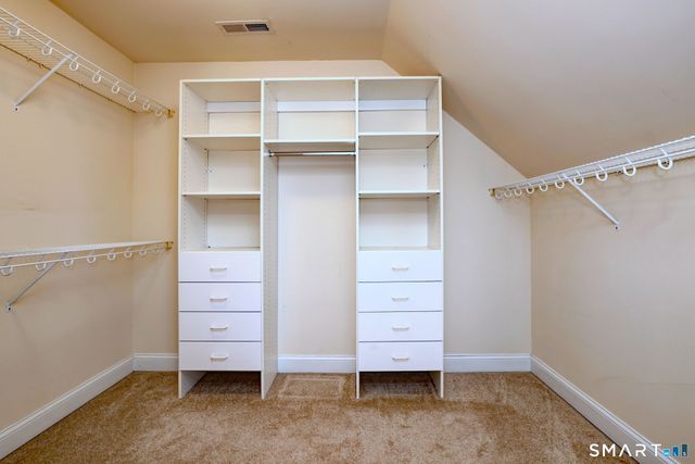 7 Fire Thorn Lane 7, Milford, CT 06461