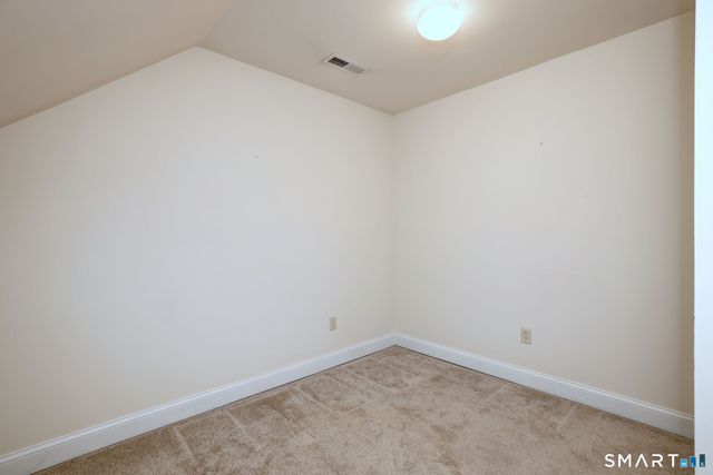 7 Fire Thorn Lane 7, Milford, CT 06461