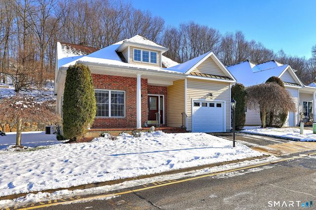 7 Fire Thorn Lane 7, Milford, CT 06461