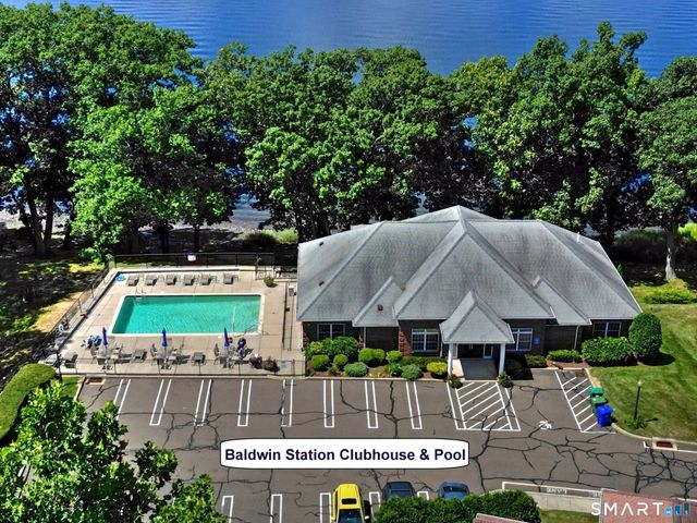 7 Fire Thorn Lane 7, Milford, CT 06461