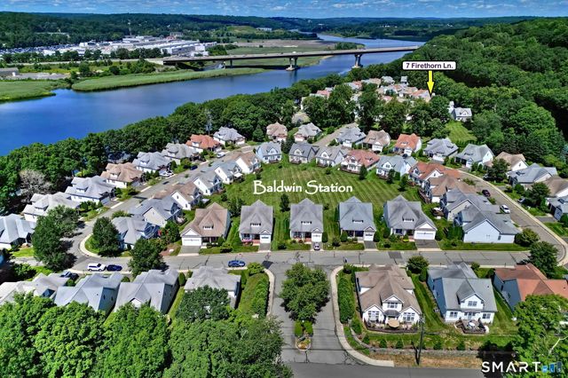 7 Fire Thorn Lane 7, Milford, CT 06461