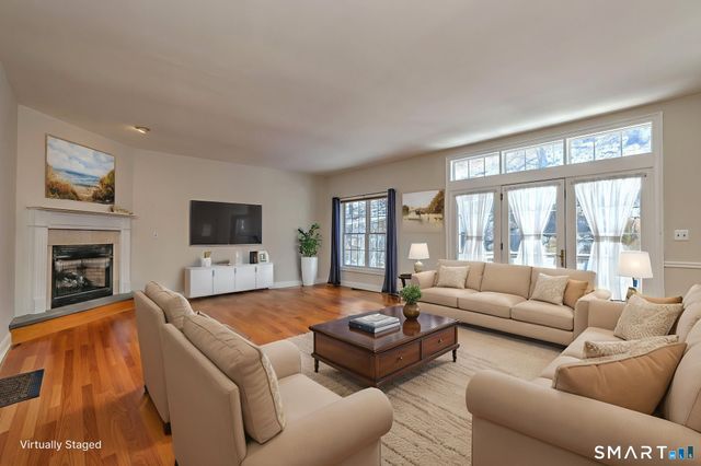 7 Fire Thorn Lane 7, Milford, CT 06461